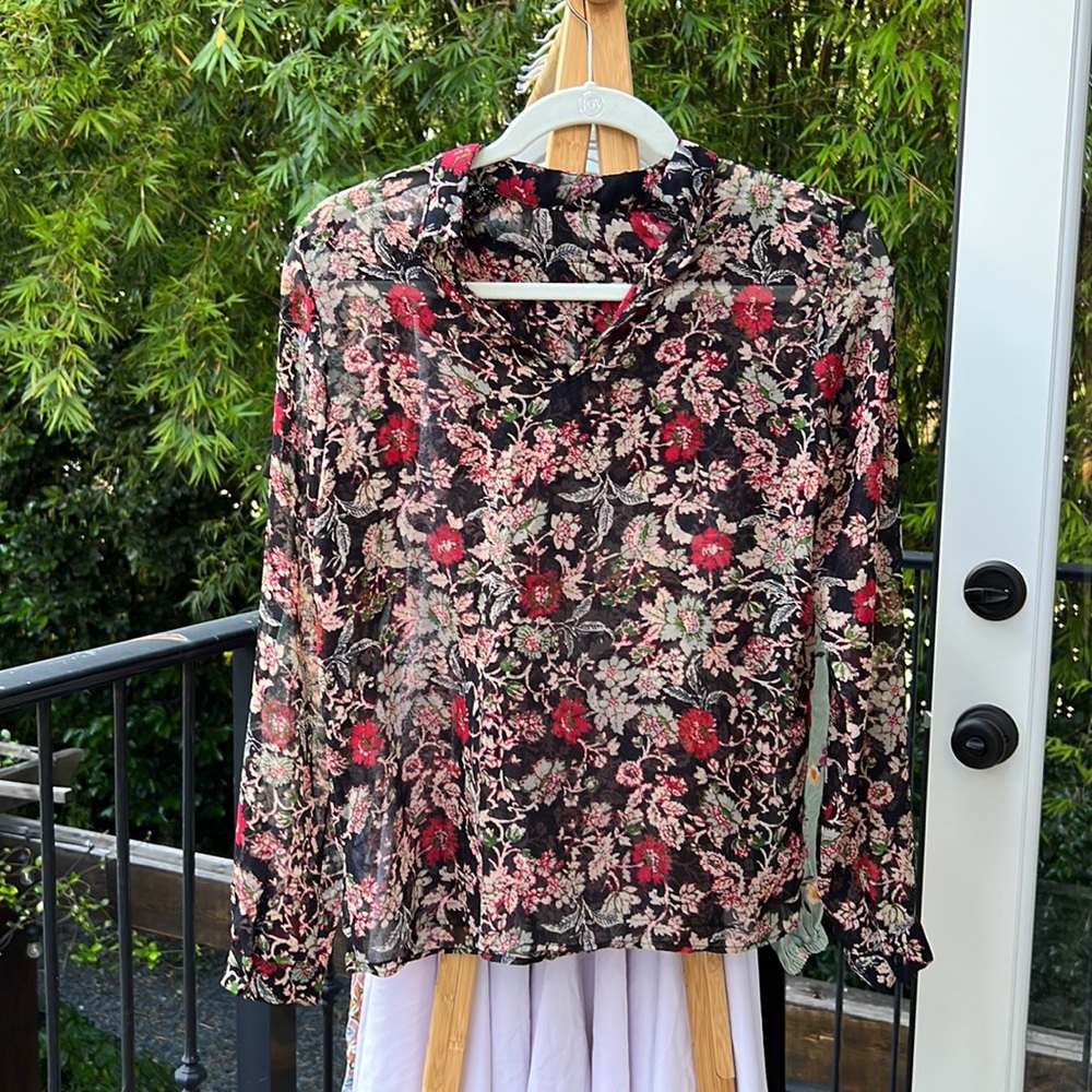 Top - Picture 2 of 2